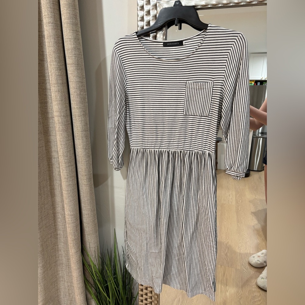 Amazon Black and White Cuffed Sleeve Sundress